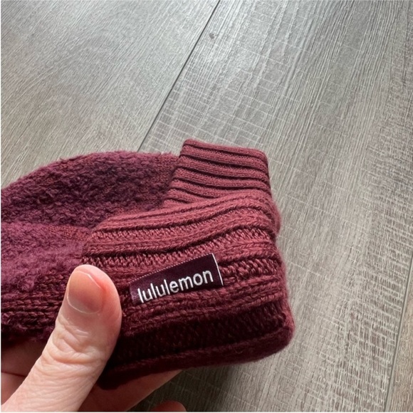 Lululemon Ombre Knit Textured Beanie in Red Merlot main image 4